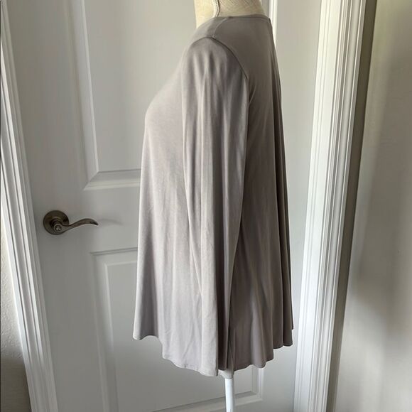 Eileen Fisher Gray Relaxed Tunic Top. NWOT SZ M - Picture 5 of 9